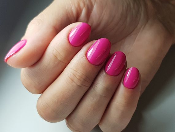 Aparatinis manikiūras ir gelinis lakavimas